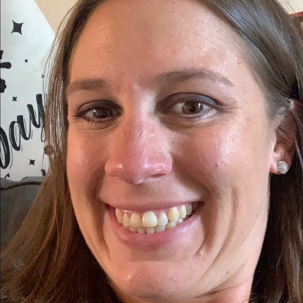 Meet your Posher, Renee